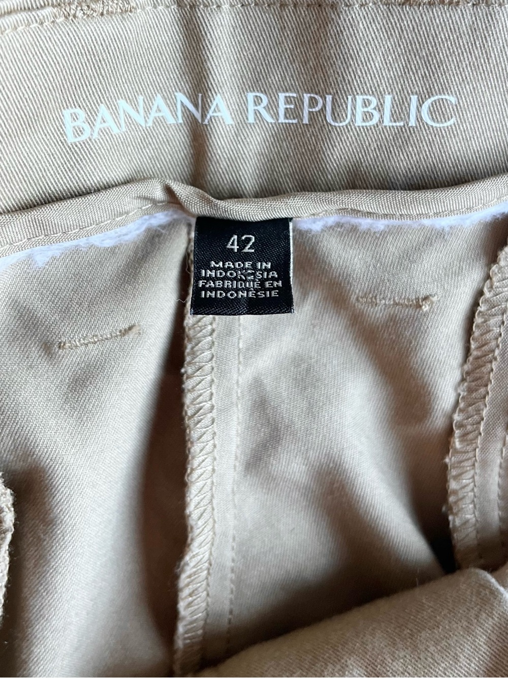Banana Republic Classic Beige Chino Shorts Size 42 - Picture 3 of 7